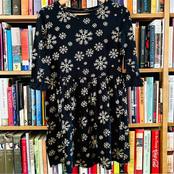 Cat & Jack Other - Cat&Jack Black Metallic Gold Snowflakes Holiday Winter Knit Dress, Sz 14 16